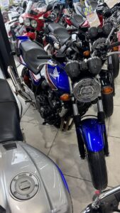 大人気！CB400SF　トリコロールカラー